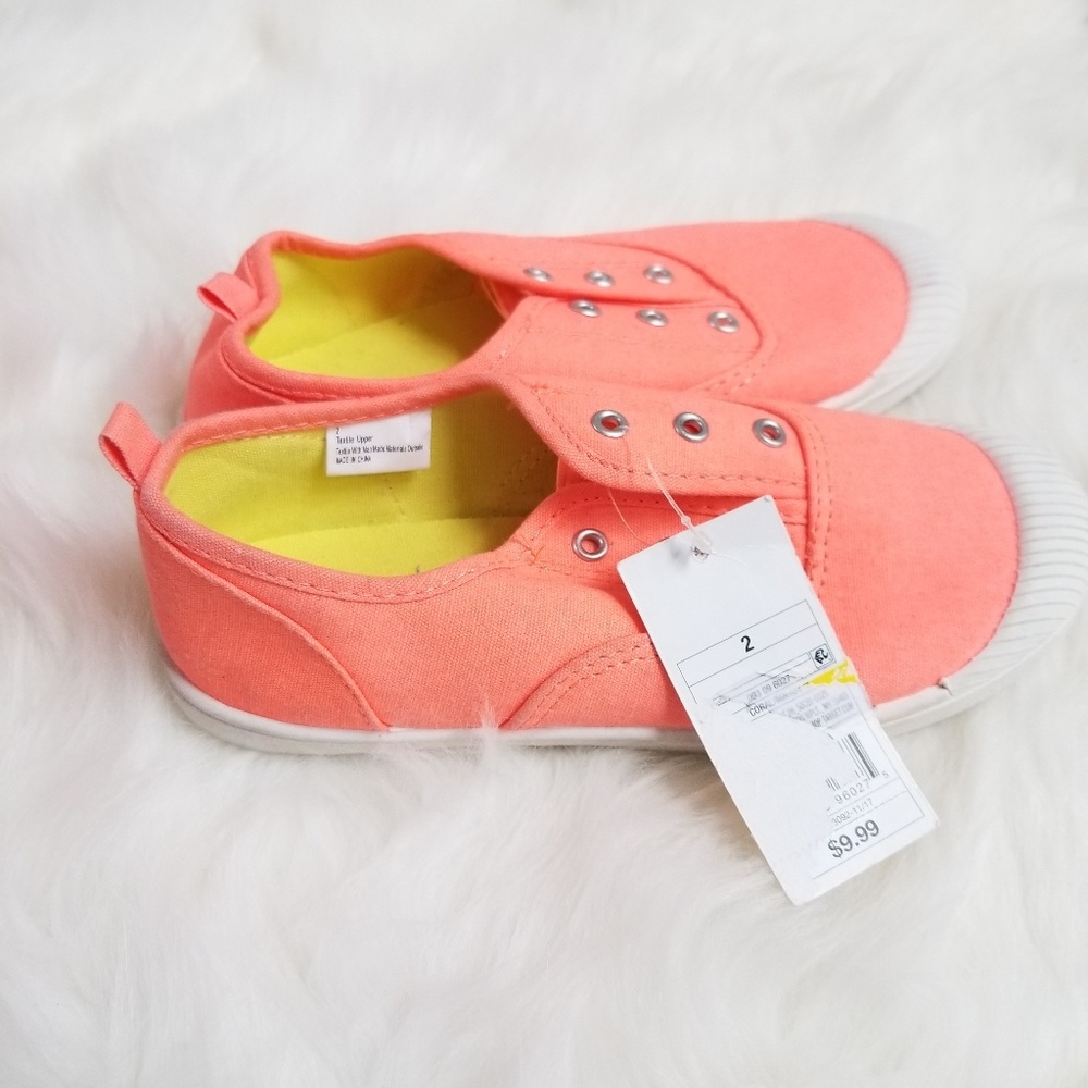 2/$10💐 Cat and Jack Girl's Canvas Slip on Sneaker - Picture 2 of 4